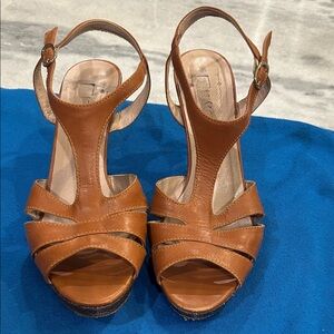 Vero Cuoio Tan Leather T-Strap Platform Heels